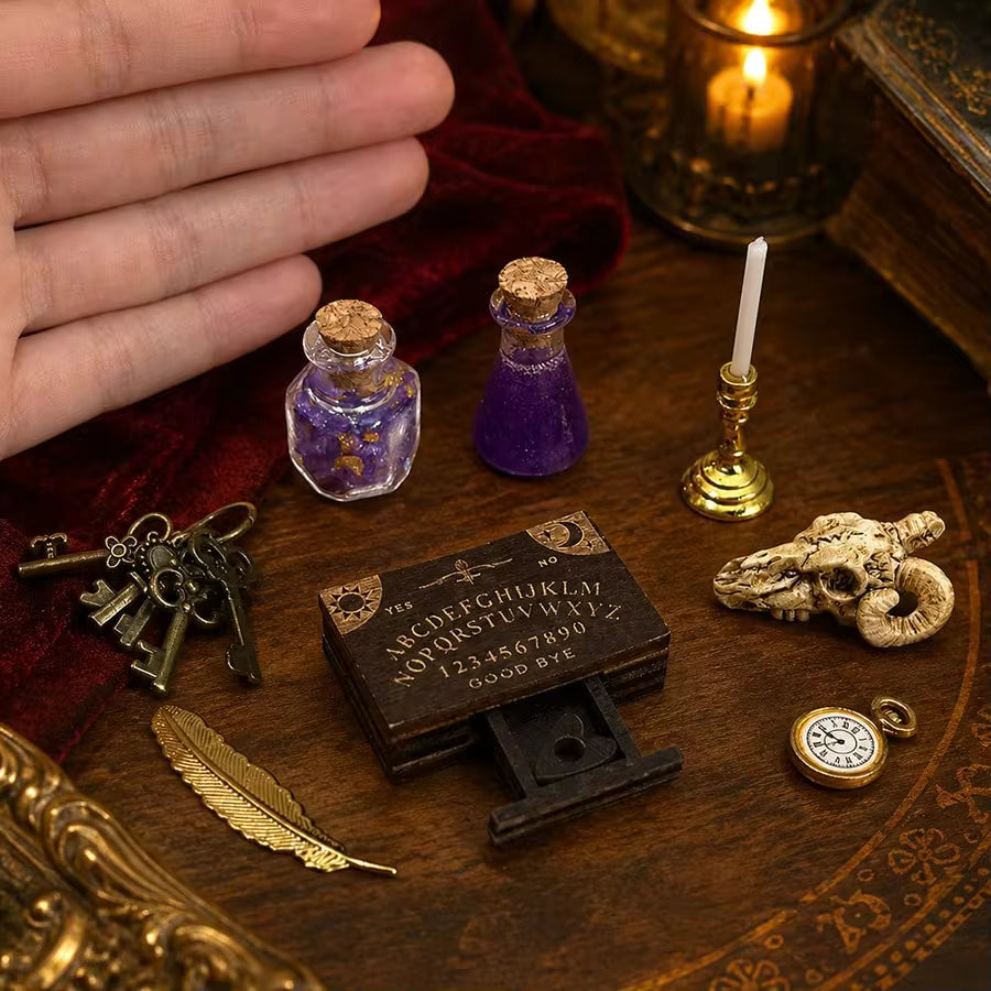 Mini Witch Crystal Divination Board Set, Includes Crystal Ball, Potion Bottle, Vintage Style Divination/Ouija Board Set, Comes With Mini Pointer, Suitable For Dollhouse Decoration Or As A Small Gift